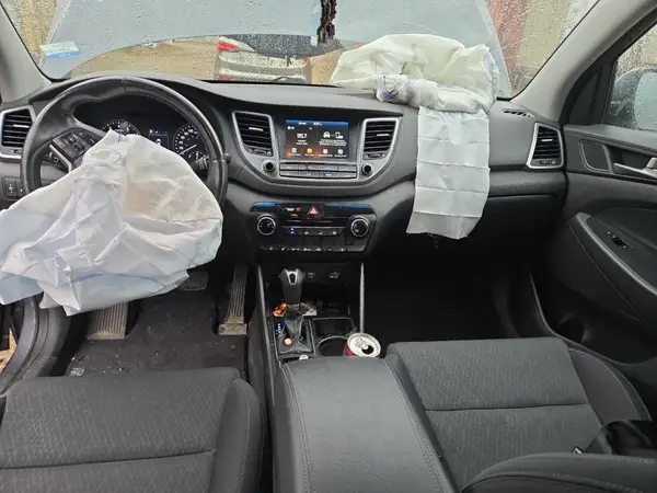 KM8J33A49JU828777 2018 HYUNDAI TUCSON - Image 8