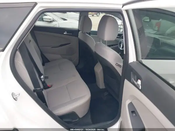 KM8J33A49KU008796 2019 HYUNDAI TUCSON - Image 8