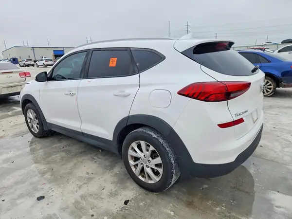 KM8J33A49KU914656 2019 HYUNDAI TUCSON - Image 2