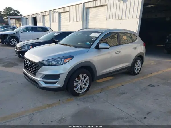 KM8J33A49KU927004 2019 HYUNDAI TUCSON - Image 2