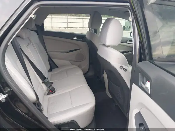 KM8J33A49KU934163 2019 HYUNDAI TUCSON - Image 8