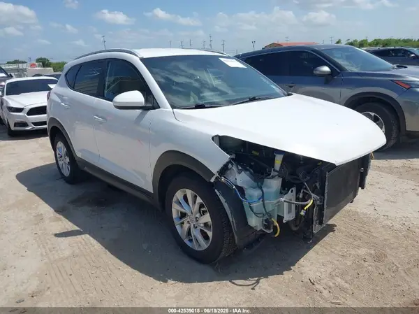 KM8J33A49KU940769 2019 HYUNDAI TUCSON - Image 1
