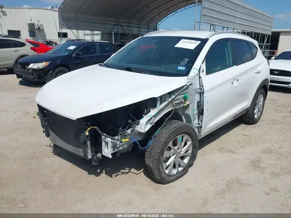 KM8J33A49KU940769 2019 HYUNDAI TUCSON - Image 2