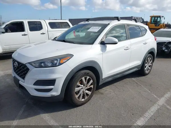 KM8J33A49LU125909 2020 HYUNDAI TUCSON - Image 2