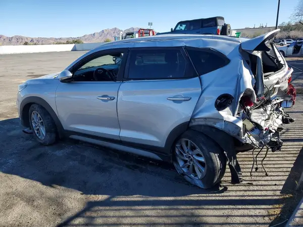 KM8J33A4DJU723920 2018 HYUNDAI TUCSON - Image 2