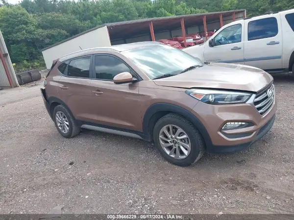 KM8J33A4OHU274667 2017 HYUNDAI TUCSON - Image 1
