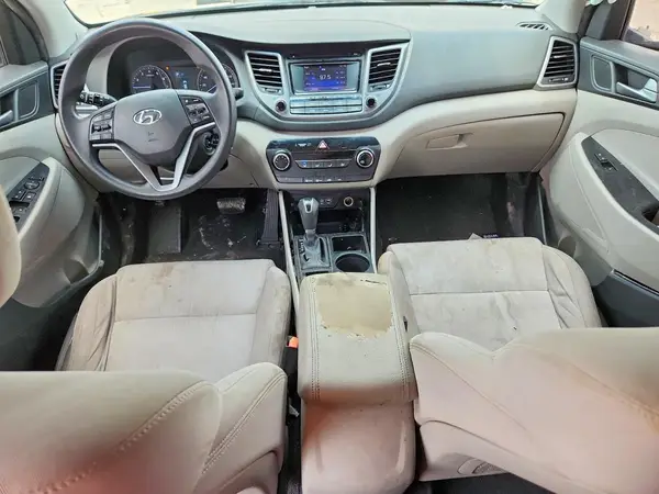 KM8J33A4XGU027462 2016 HYUNDAI TUCSON - Image 8
