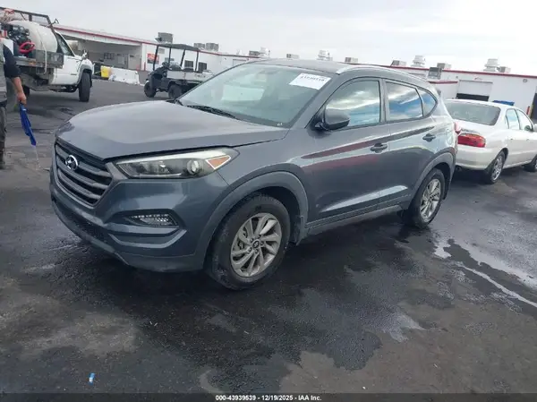 KM8J33A4XGU083790 2016 HYUNDAI TUCSON - Image 2