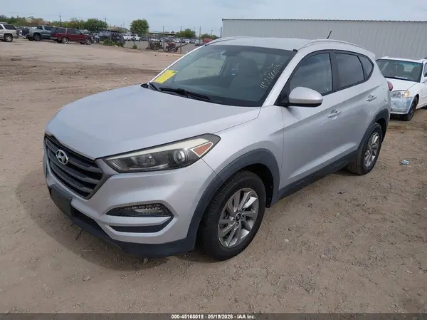 KM8J33A4XGU090223 2016 HYUNDAI TUCSON - Image 2
