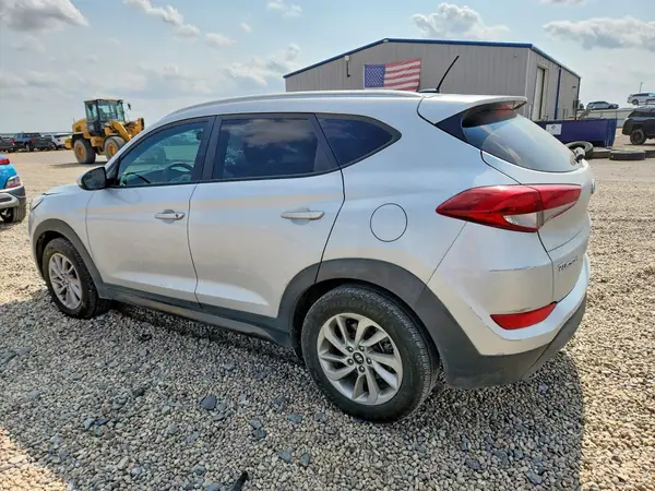KM8J33A4XGU092568 2016 HYUNDAI TUCSON - Image 2