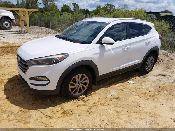 KM8J33A4XGU092697 2016 HYUNDAI TUCSON - Image 2