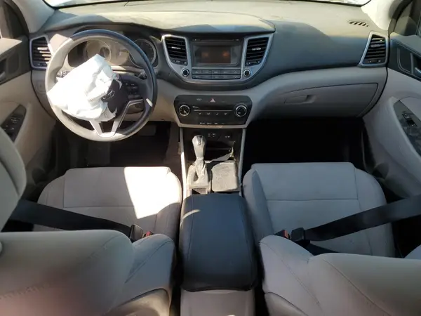 KM8J33A4XGU105738 2016 HYUNDAI TUCSON - Image 8
