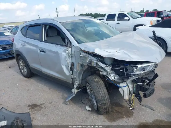KM8J33A4XGU107098 2016 HYUNDAI TUCSON - Image 1