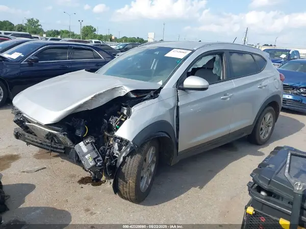 KM8J33A4XGU107098 2016 HYUNDAI TUCSON - Image 2