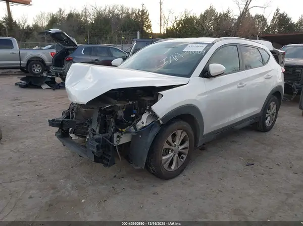 KM8J33A4XGU110809 2016 HYUNDAI TUCSON - Image 2