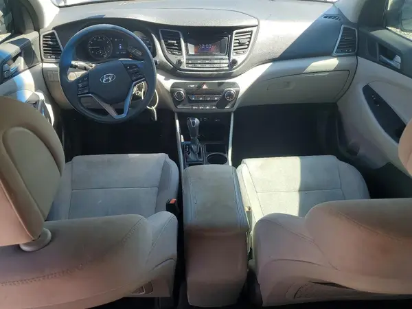 KM8J33A4XGU114519 2016 HYUNDAI TUCSON - Image 8