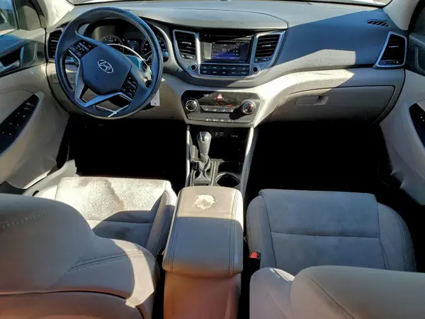 KM8J33A4XGU114990 2016 HYUNDAI TUCSON - Image 8