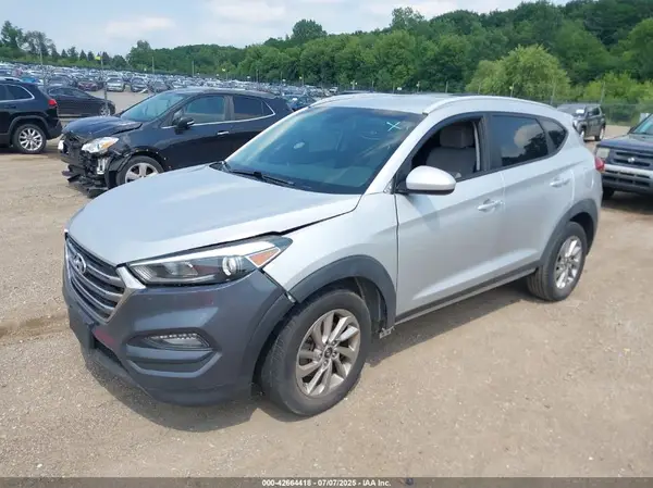 KM8J33A4XGU116805 2016 HYUNDAI TUCSON - Image 2