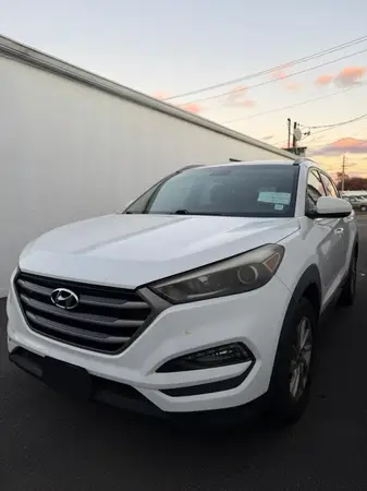KM8J33A4XGU117842 2016 HYUNDAI TUCSON - Image 2