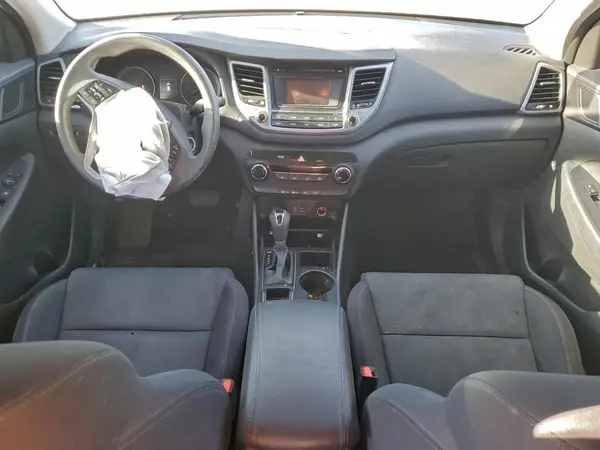 KM8J33A4XGU139209 2016 HYUNDAI TUCSON - Image 8
