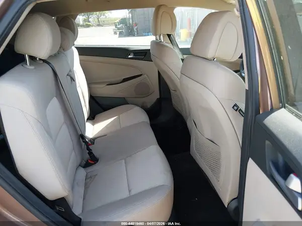 KM8J33A4XGU159489 2016 HYUNDAI TUCSON - Image 8