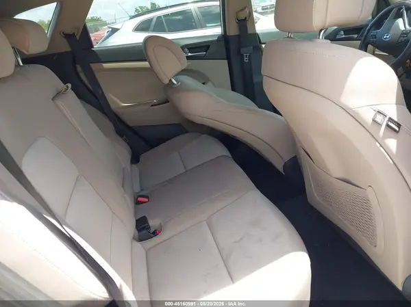 KM8J33A4XGU160092 2016 HYUNDAI TUCSON - Image 8