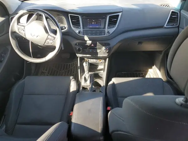 KM8J33A4XGU168807 2016 HYUNDAI TUCSON - Image 8
