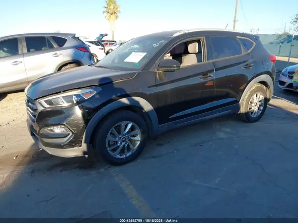 KM8J33A4XGU174252 2016 HYUNDAI TUCSON - Image 2