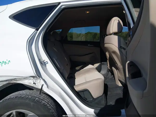 KM8J33A4XGU195926 2016 HYUNDAI TUCSON - Image 8