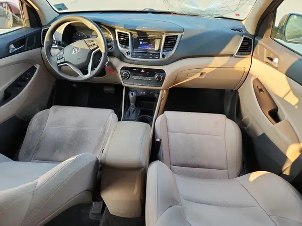 KM8J33A4XGU206441 2016 HYUNDAI TUCSON - Image 8