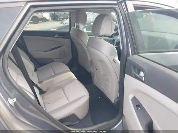 KM8J33A4XGU207251 2016 HYUNDAI TUCSON - Image 8