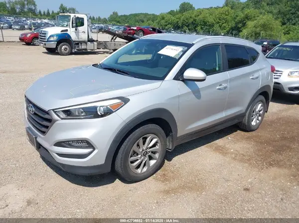 KM8J33A4XGU211381 2016 HYUNDAI TUCSON - Image 2