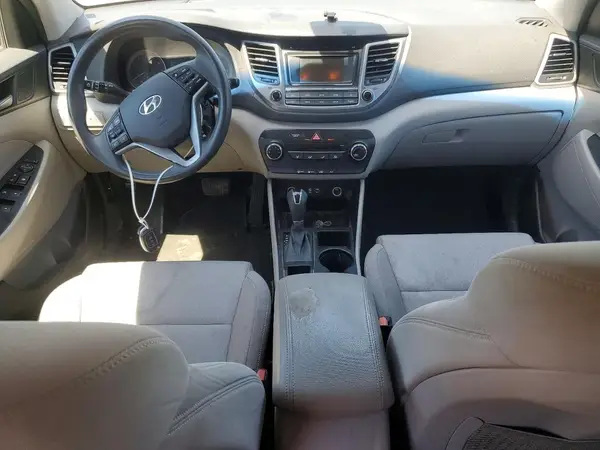 KM8J33A4XGU212529 2016 HYUNDAI TUCSON - Image 8