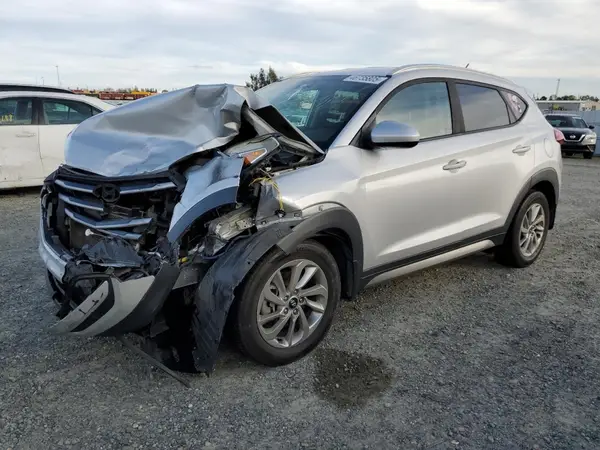 KM8J33A4XHU270240 2017 HYUNDAI TUCSON - Image 1