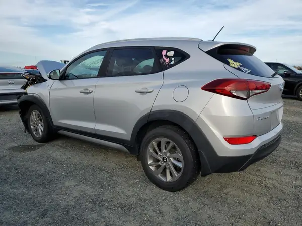 KM8J33A4XHU270240 2017 HYUNDAI TUCSON - Image 2