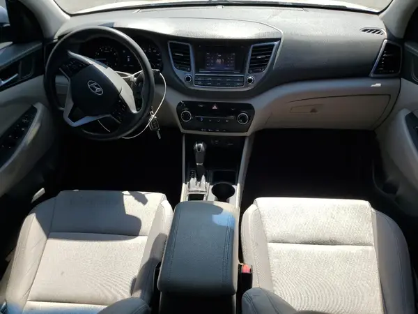 KM8J33A4XHU274417 2017 HYUNDAI TUCSON - Image 8