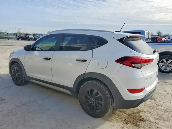 KM8J33A4XHU279956 2017 HYUNDAI TUCSON - Image 2