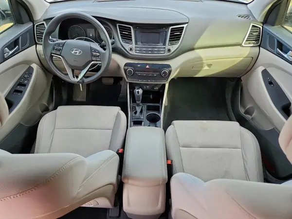 KM8J33A4XHU294697 2017 HYUNDAI TUCSON - Image 8