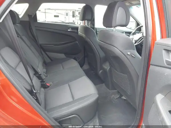 KM8J33A4XHU295252 2017 HYUNDAI TUCSON - Image 8