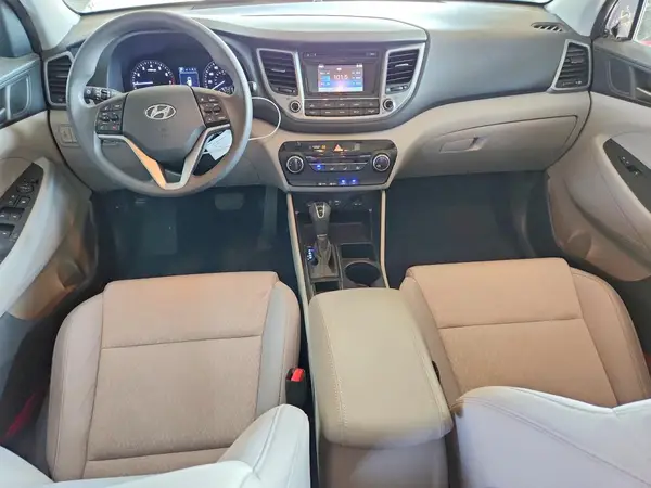 KM8J33A4XHU303396 2017 HYUNDAI TUCSON - Image 8