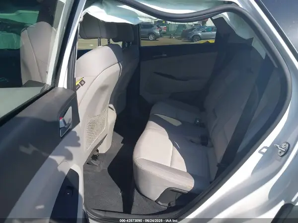 KM8J33A4XHU328430 2017 HYUNDAI TUCSON - Image 8