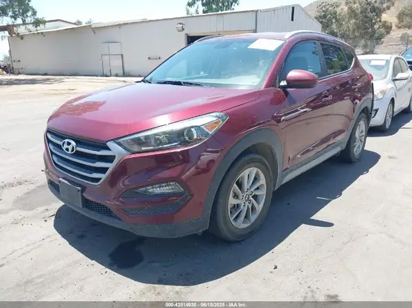 KM8J33A4XHU331103 2017 HYUNDAI TUCSON - Image 2