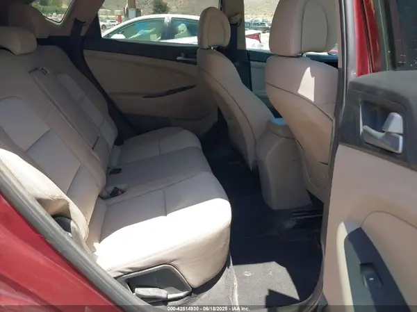 KM8J33A4XHU331103 2017 HYUNDAI TUCSON - Image 8