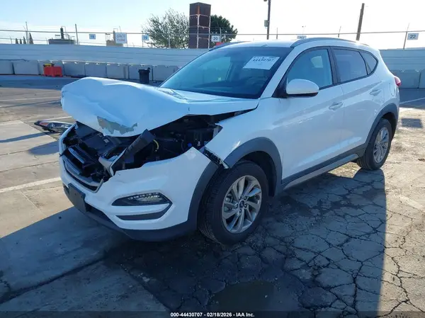 KM8J33A4XHU356003 2017 HYUNDAI TUCSON - Image 2