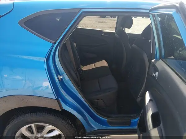 KM8J33A4XHU387803 2017 HYUNDAI TUCSON - Image 8