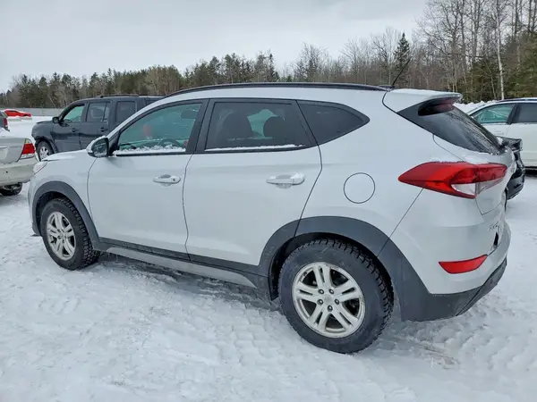 KM8J33A4XHU394363 2017 HYUNDAI TUCSON - Image 2