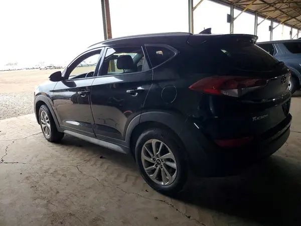 KM8J33A4XHU394590 2017 HYUNDAI TUCSON - Image 2