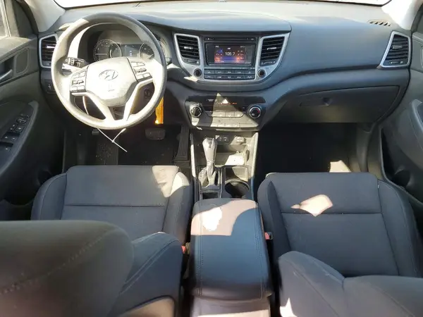 KM8J33A4XHU399305 2017 HYUNDAI TUCSON - Image 8