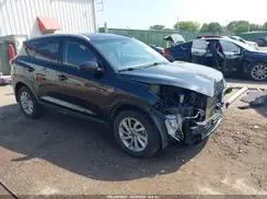 KM8J33A4XHU400596 2017 HYUNDAI TUCSON