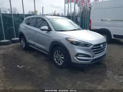 KM8J33A4XHU403806 2017 HYUNDAI TUCSON